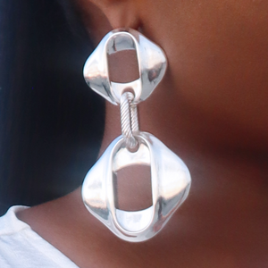 Queen Link Earrings (Silver)